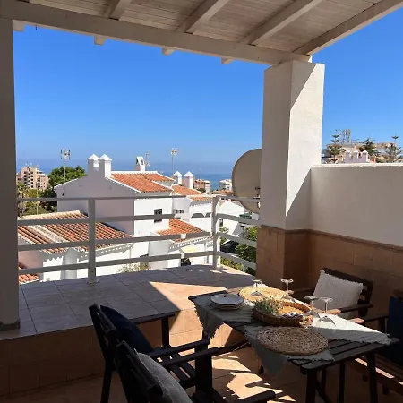 El Amanecer Apartment *